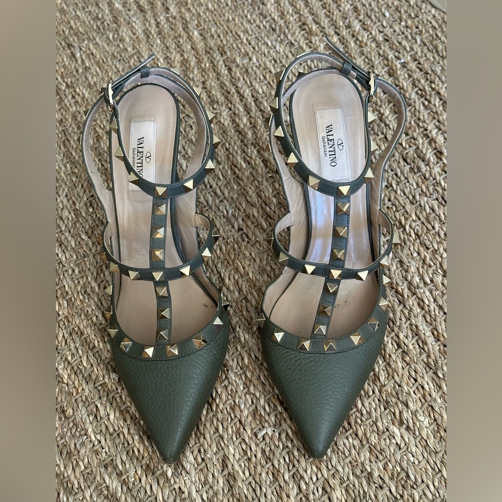 Valentino- Black Rockstud Accents Leather T-Strap Pumps- Size 40